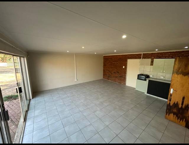 1 BEDROOM FLAT TO LET IN RIETFONTEIN AH
